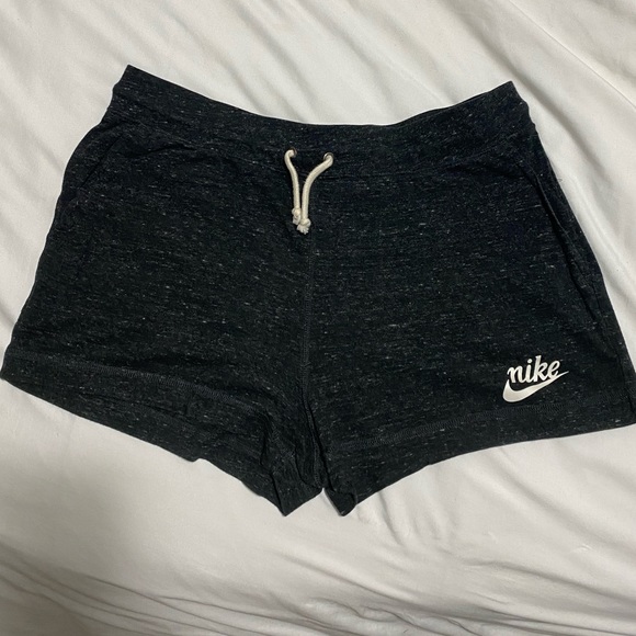 Nike lounge shorts - Picture 1 of 3